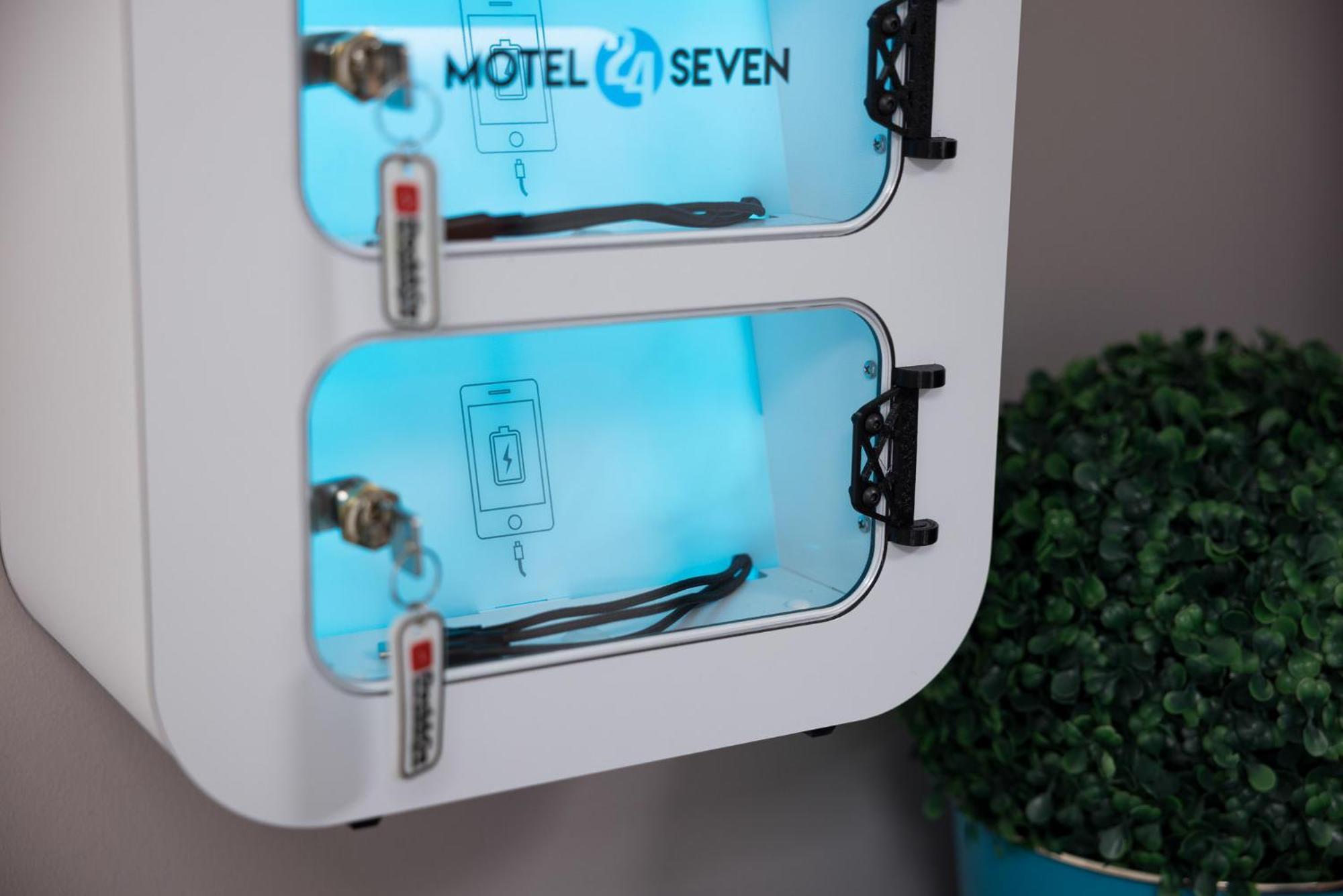 Motel24Seven Брук-ан-дер-Мур Екстер'єр фото